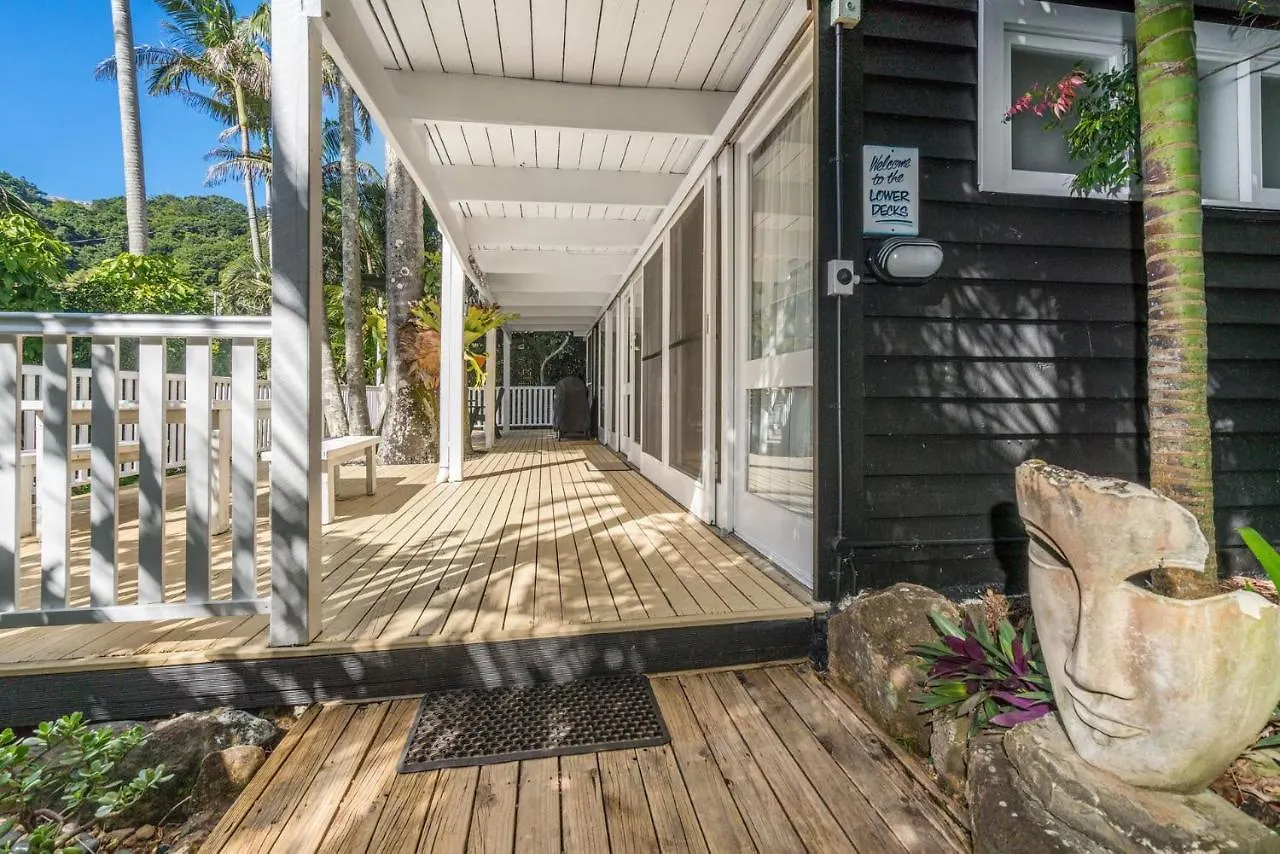 Lower Decks Byron Bay 0*,